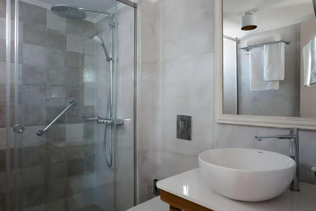 Duplex, Suite, King Bed, with Pool، Sea Breeze Santorini Beach Resort, Curio by Hilton 5/10