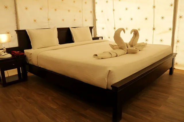Regal, Tent, King Bed، Desert Springs Resort 2/9