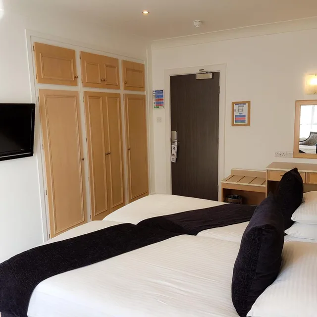 غرفة قياسية بسرير كينج، The Cumberland Hotel - Oceana Collection 6/10