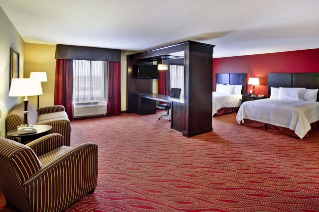 غرفة بسريرين كوين لذوي الإعاقة، Hampton Inn Ft Wayne Dupont Road 2/2