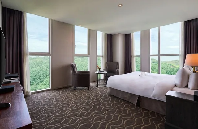 Premium, Forest View, Corner, Hotel Square Ansan 2/2