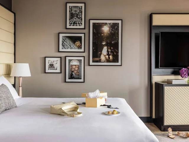 Luxury, King Bed, City or Bay View, Corner، Sofitel Melbourne On Collins 1/3
