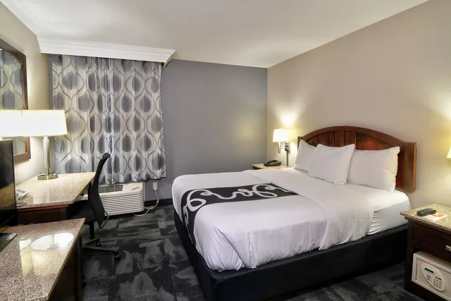 غرفة بسرير كينج، La Quinta Inn Springfield South 3/5