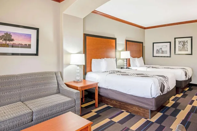 غرفة بسريرين كوين لذوي الإعاقة، La Quinta Inn & Suites by Wyndham Oklahoma City - Moore 3/8