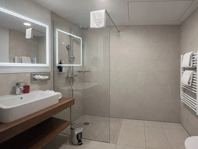 غرفة بسريرين منفصلين، Amedia Hotel Linz 3/4