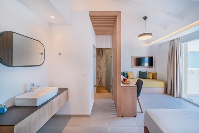 غرفة سوبيريور بإطلالة جزئية على البحر، Kahlua Boutique Hotel 6/8