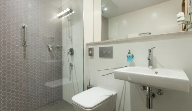 غرفة سوبيريور بسرير كينج، CAROL HOTEL 3/3