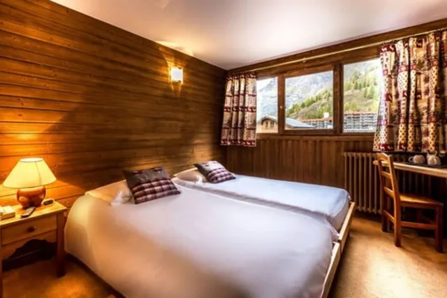 غرفة قياسية بسرير مزدوج أو سريرين منفصلين، Hotel Les Cretes Blanches 1/3