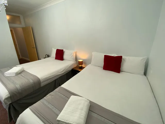 غرفة بسريرين منفصلين، Lancaster Court Hotel 1/10