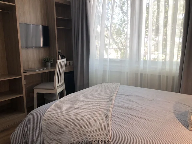 غرفة بسرير مزدوج بحمام خاص، Carnarvon Lodge Kirribilli, Sydney 7/10