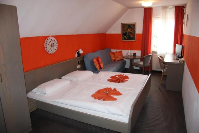 Deluxe, Double Bed, Hotel am Schloss Neuenstein 2/10