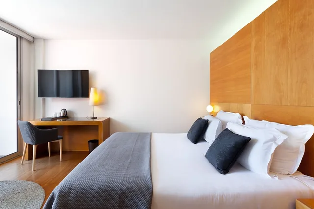 Urban, Queen Bed، Condes de Barcelona 1/7