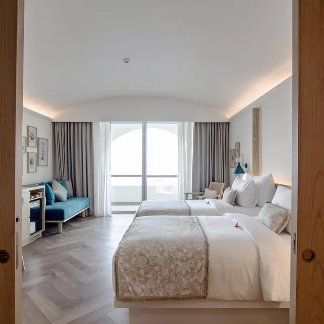 غرفة ديلوكس بسريرين منفصلين بإطلالة على البحر، Royal Avila Boutique Resort 4/8