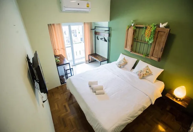 غرفة ديلوكس بسرير مزدوج بشرفة، Iroom Boutique House 2/4