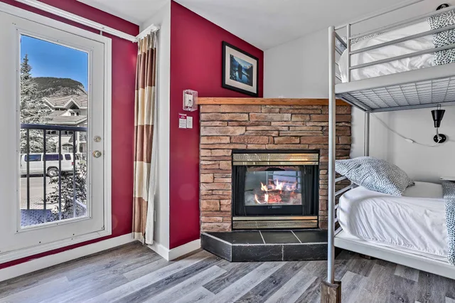 سكن مشترك مختلط بثمانية أسرّة، Samesun Banff 1/2