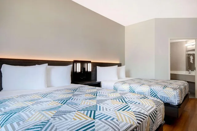 غرفة بسريرين كوين لغير المدخنين، Motel6 San Antonio, TX - South 9/10