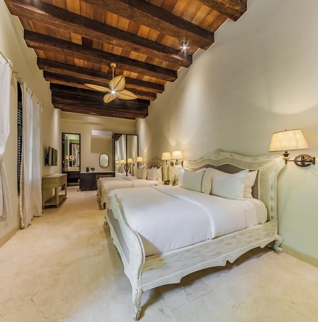 Superior, 2 King Beds, Capellan de Getsemani 2/9
