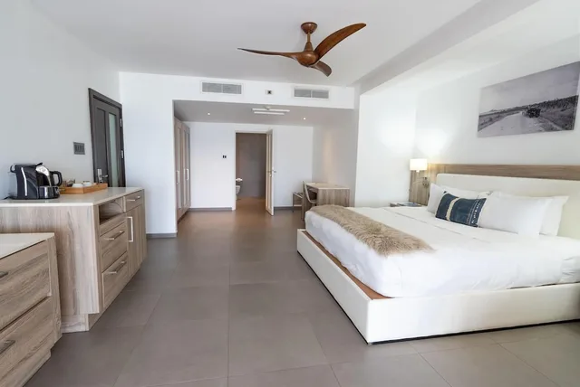 Studio, Suite, King Bed, Ocean Front, Hodges Bay Resort & Spa, an HQ Luxury Resort & Residences 4/10