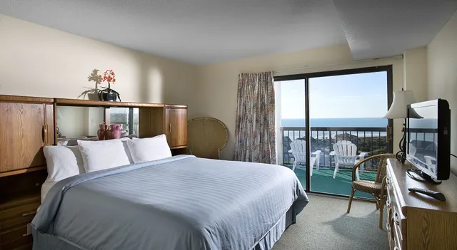 غرفة قياسية بـ3 غرف نوم بدون إطلالة، The Caravelle Resort 1/2