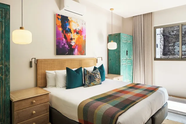 Hideaway, Nature, Queen Bed, Spanish Farm Guest Lodge 2/8