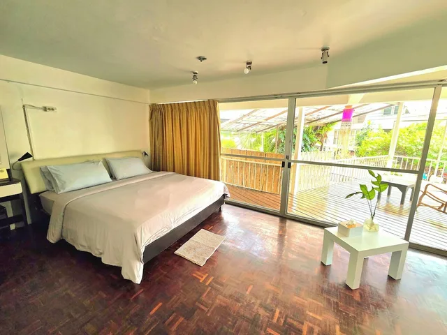 غرفة ديلوكس بسرير كينج بشرفة، Hostel 16 2/10