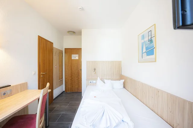 غرفة مفردة، Hotel Astoria Am Urachplatz 17/20