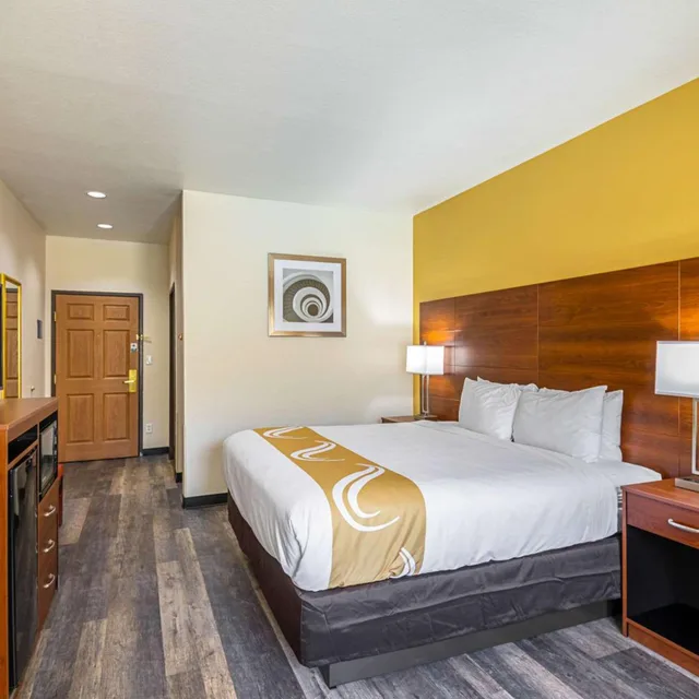 غرفة بسرير كينج لذوي الإعاقة، Quality Inn & Suites Lampasas 1/10