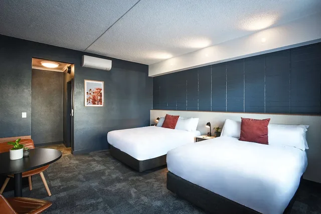 غرفة بسريرين مزدوجين، Hotelmotel Adelaide 1/2