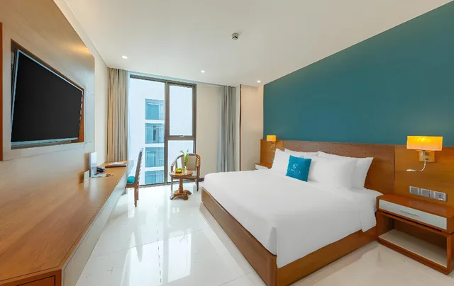 غرفة بإطلالة جزئية على البحر، Mandila Beach Hotel Danang 1/1