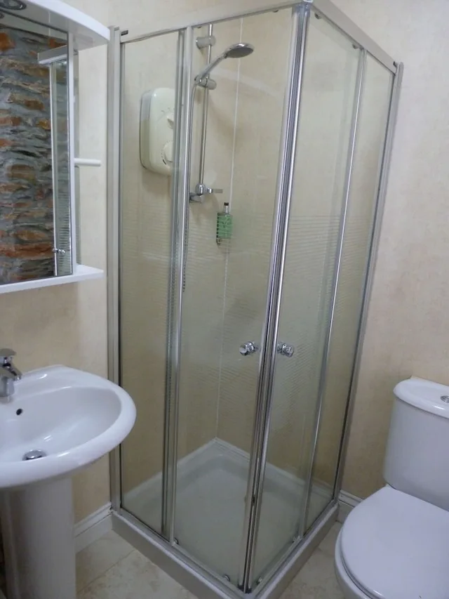 غرفة ثلاثية بسرير مزدوج وسرير فردي، The Liscawn Hotel 4/5