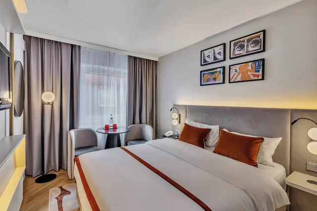 Comfort, Queen Bed, Leonardo Hotel Hannover Medical Park 4/6
