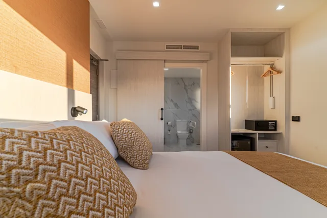 غرفة بسرير مزدوج لذوي الإعاقة، Ramada Resort by Wyndham Puerto de Mazarron 3/3