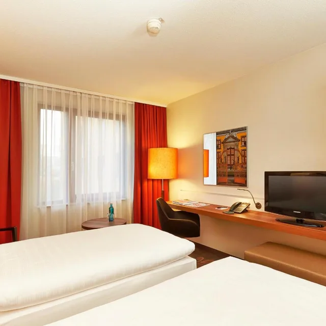 غرفة ثلاثية بسرير فردي، H+ HOTEL HANNOVER 1/4