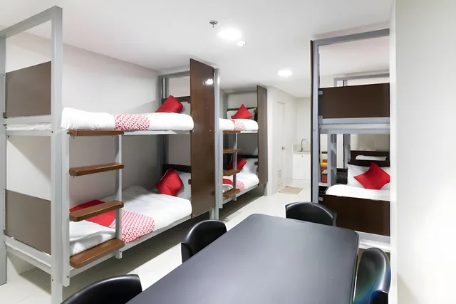 سكن مشترك مختلط سوبيريور، OYO 152 Sangco Condotel 2/2