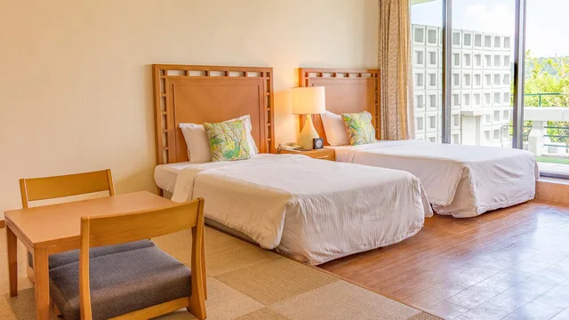 Japanese Western, Mountain View, Green View، Hotel Moon Beach Okinawa 1/1