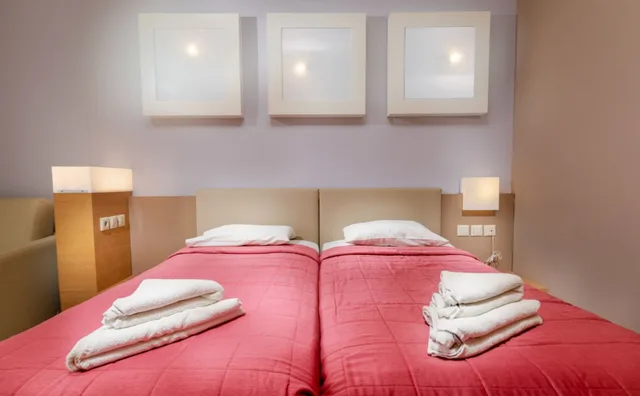 غرفة قياسية مفردة بسريرين منفصلين، Sovereign Beach Hotel 3/3