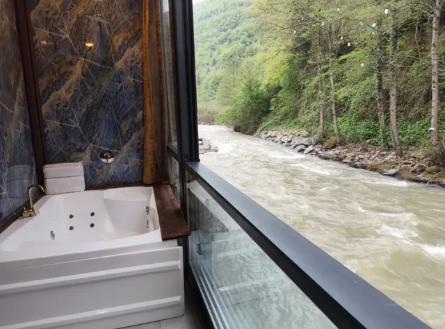 Vip, River, Hot Tub، MacarTasi hotel 3/3