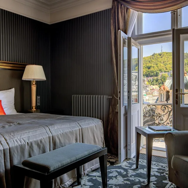 Premier, Single Bed, Riverside, Front View، Grandhotel Pupp Karlovy Vary a.s. 2/2