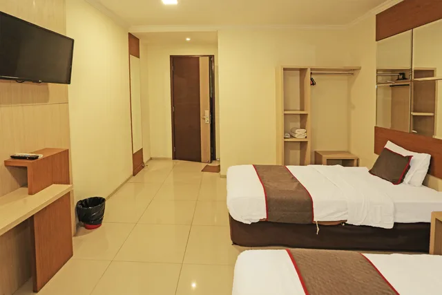 Indonesia, Deluxe, Twin Beds، Super OYO Townhouse OAK Hotel Fiducia Serpong 2/4