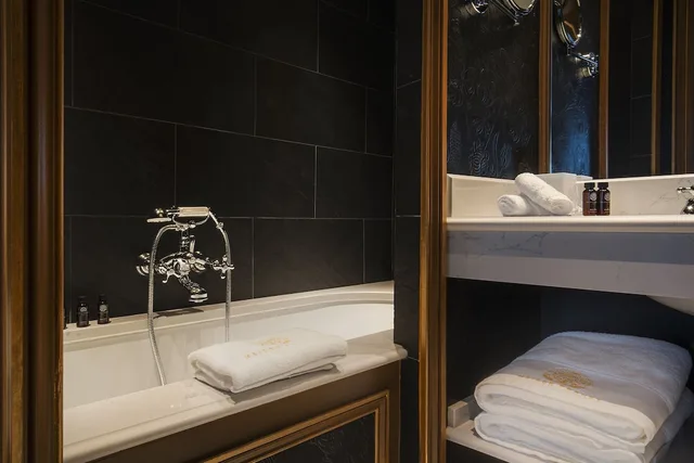 جناح تنفيذي بسرير كينج، Maison Proust Hotel & Spa 2/2