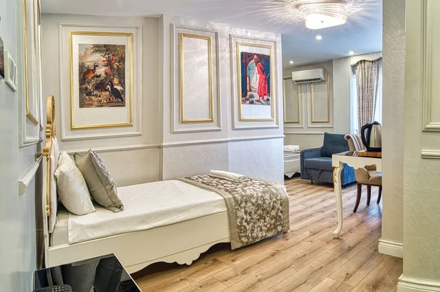 غرفة قياسية ثلاثية بثلاثة أسرّة، Sirkeci Ersu Hotel 5/7