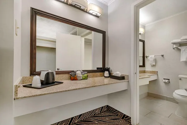 غرفة بسرير كينج، Best Western Red Carpet Inn 4/4