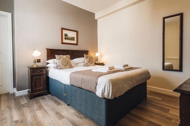 غرفة بسرير كينج، White Lion Royal Hotel 1/1