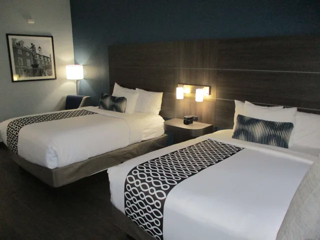 غرفة قياسية بسريرين كوين، Best Western Plus Champaign/Urbana Inn 2/4