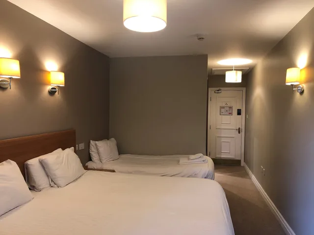 غرفة عائلية بسرير مزدوج وسرير فردي لذوي الإعاقة، Windermere Manor 3/7