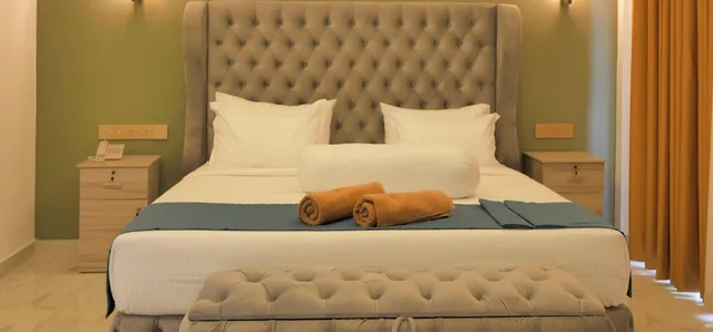 غرفة بريميير بسرير كينج، Nine Arch Holiday Resort 3/10