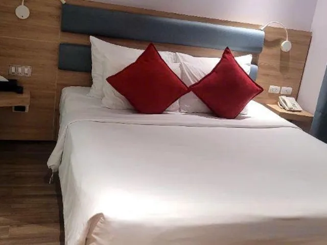Deluxe, Queen Bed, No Window، Adora Mira Hotel (formerly Ramada Encore By Wyndham Saigon D1) 7/9