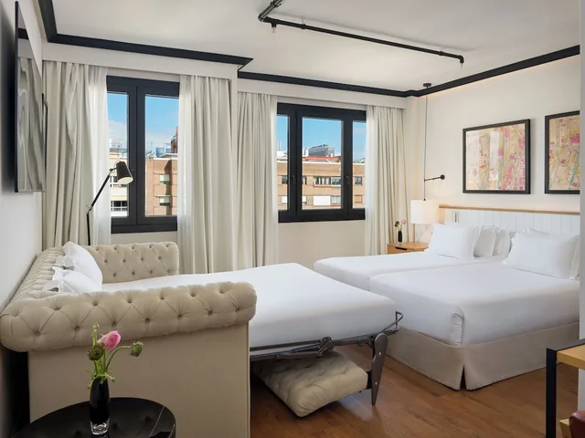 Executive, Murphy Bed, Queen Bed, Sofa، H10 Tribeca 1/3
