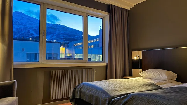 Renovated, Compact, Twin Beds, Old Building، Quality Hotel Grand Royal 4/10
