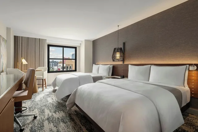 غرفة تقليدية بسريرين كوين لذوي الإعاقة، Westin Gaslamp Quarter 2/4
